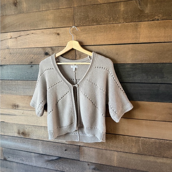 Croft & Barrow Beige Short Sleeve Knit Cardigan Minimalist Button Sweater - Picture 9 of 15